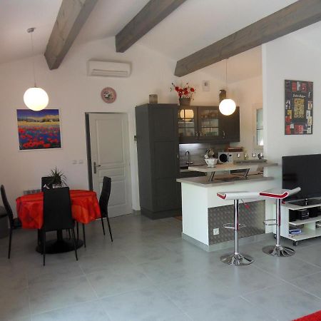 Les Hauts D'Eyragues Gite Reverie Meuble Classe 4 Etoiles Εξωτερικό φωτογραφία