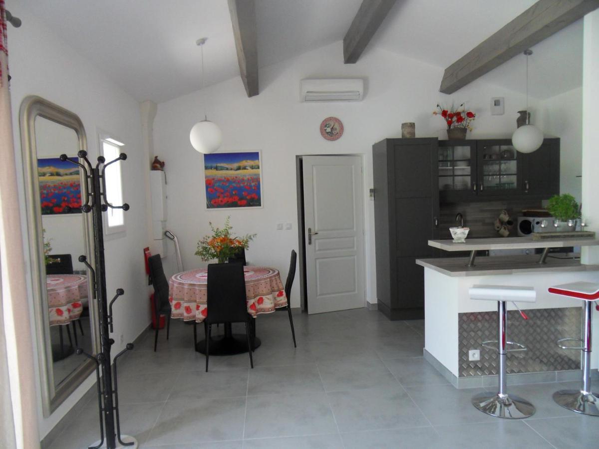 Les Hauts D'Eyragues Gite Reverie Meuble Classe 4 Etoiles Εξωτερικό φωτογραφία